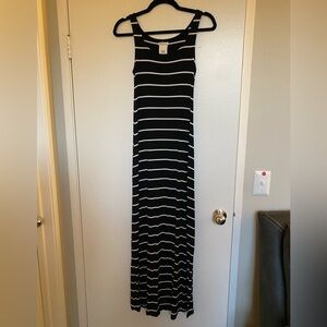 DONATING 10/4 - Merona Maxi Dress